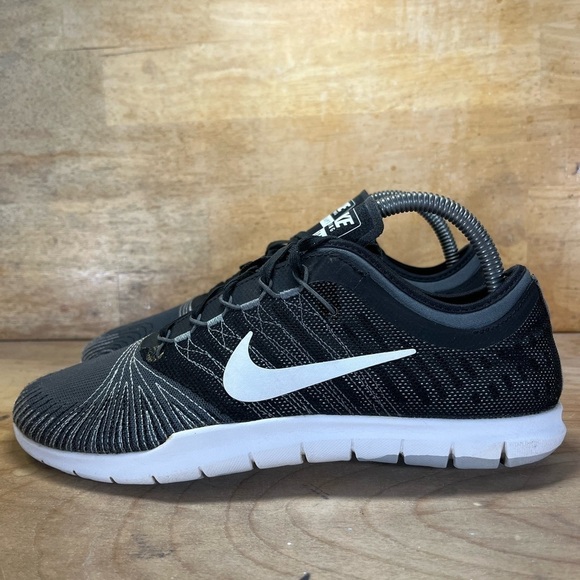 Nike Flex Adapt TR Womens Size 8.5 Running Shoes Sneakers Black White 831579-001 - Picture 3 of 8